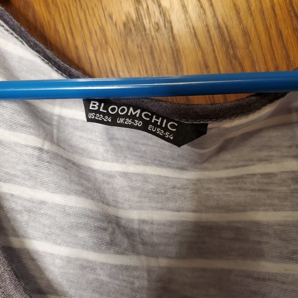 BloomChic grey dolman t-shirt - Picture 4 of 4